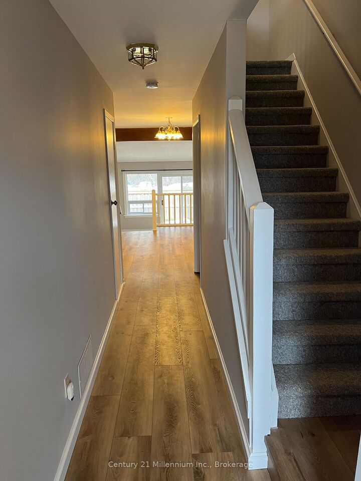 Property Photo:  601 Tenth Street  ON L9Y 4K6 