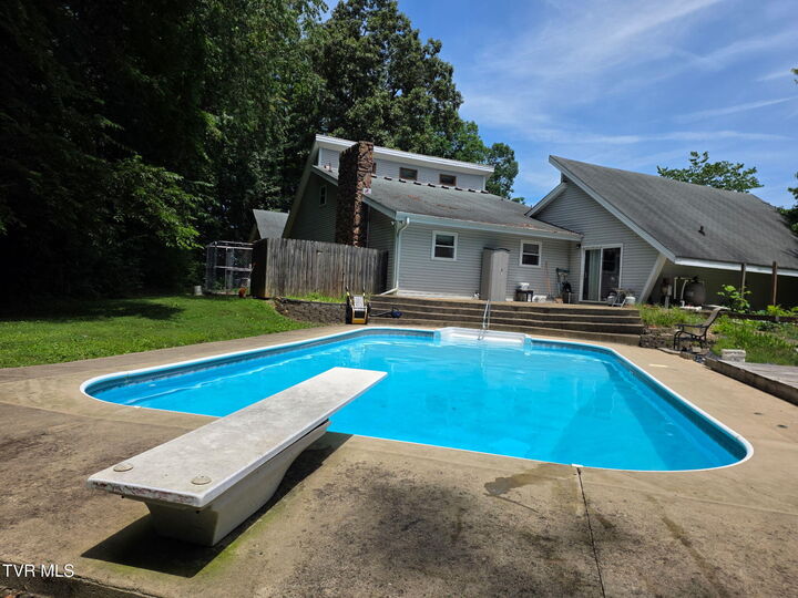 Property Photo: 16 Chaucer Court TN 37615
