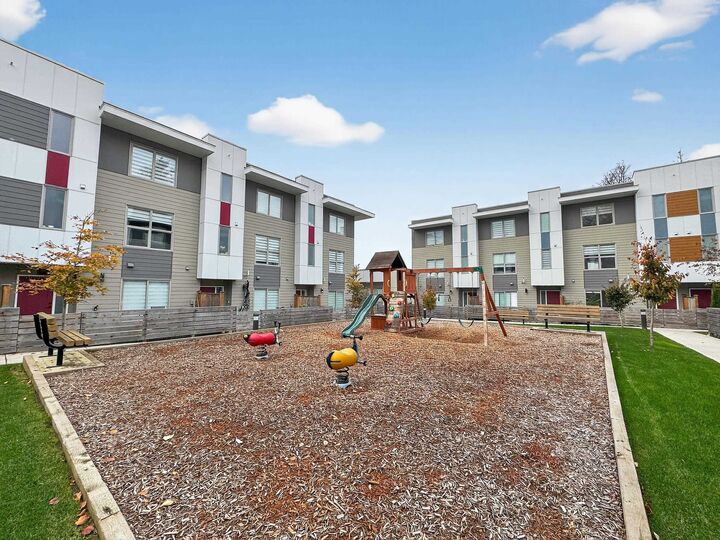 12585 104A Avenue 30 — photo 1