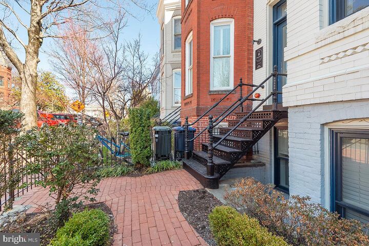 Property Photo:  418 7th Street SE 302  DC 20003 