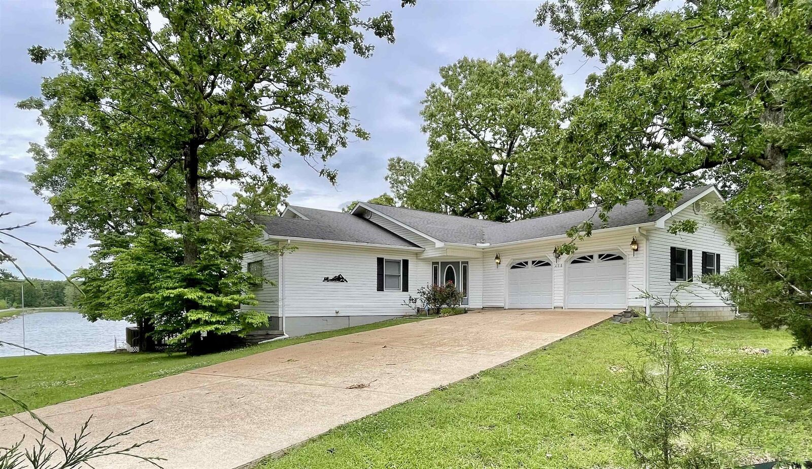 Property Photo: 408 S Shore Dr AR 72512