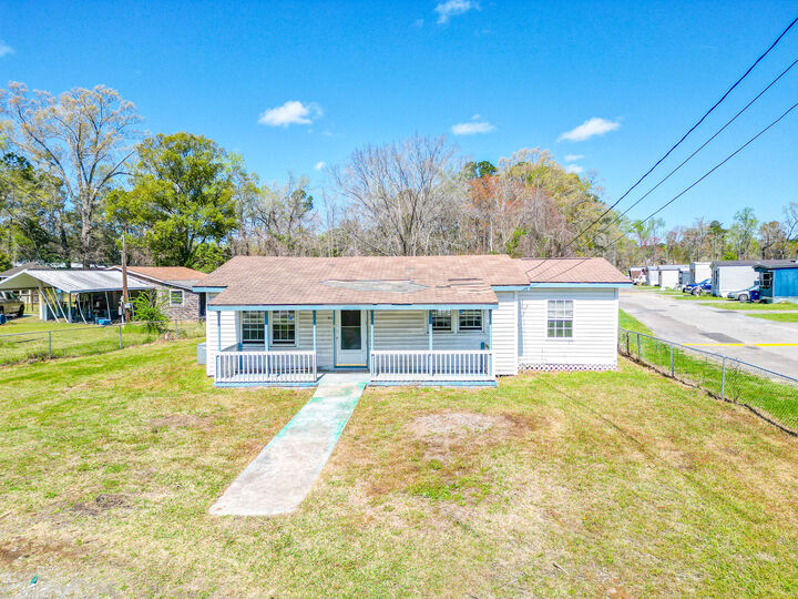 Property Photo:  1632 Central Avenue  SC 29483 