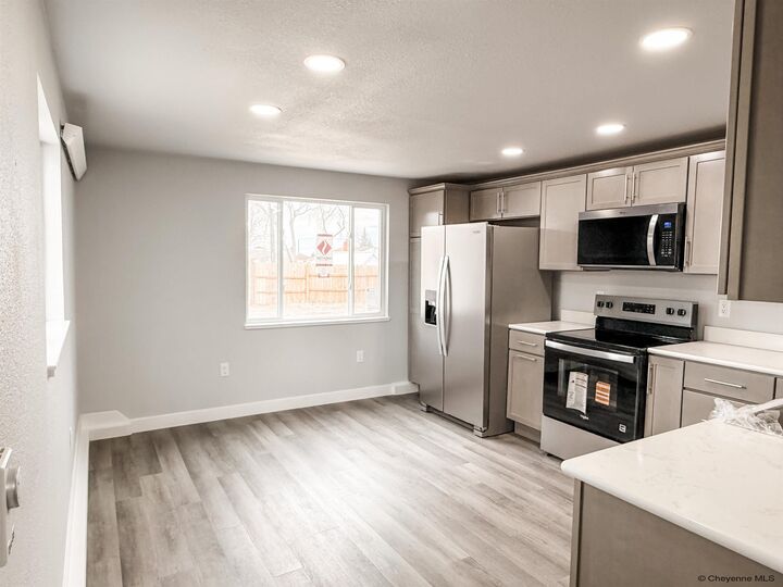 Property Photo: 2415 E 10th St WY 82007