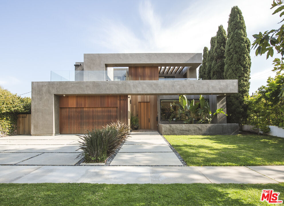 Property Photo:  12662 Rose Ave  CA 90066 