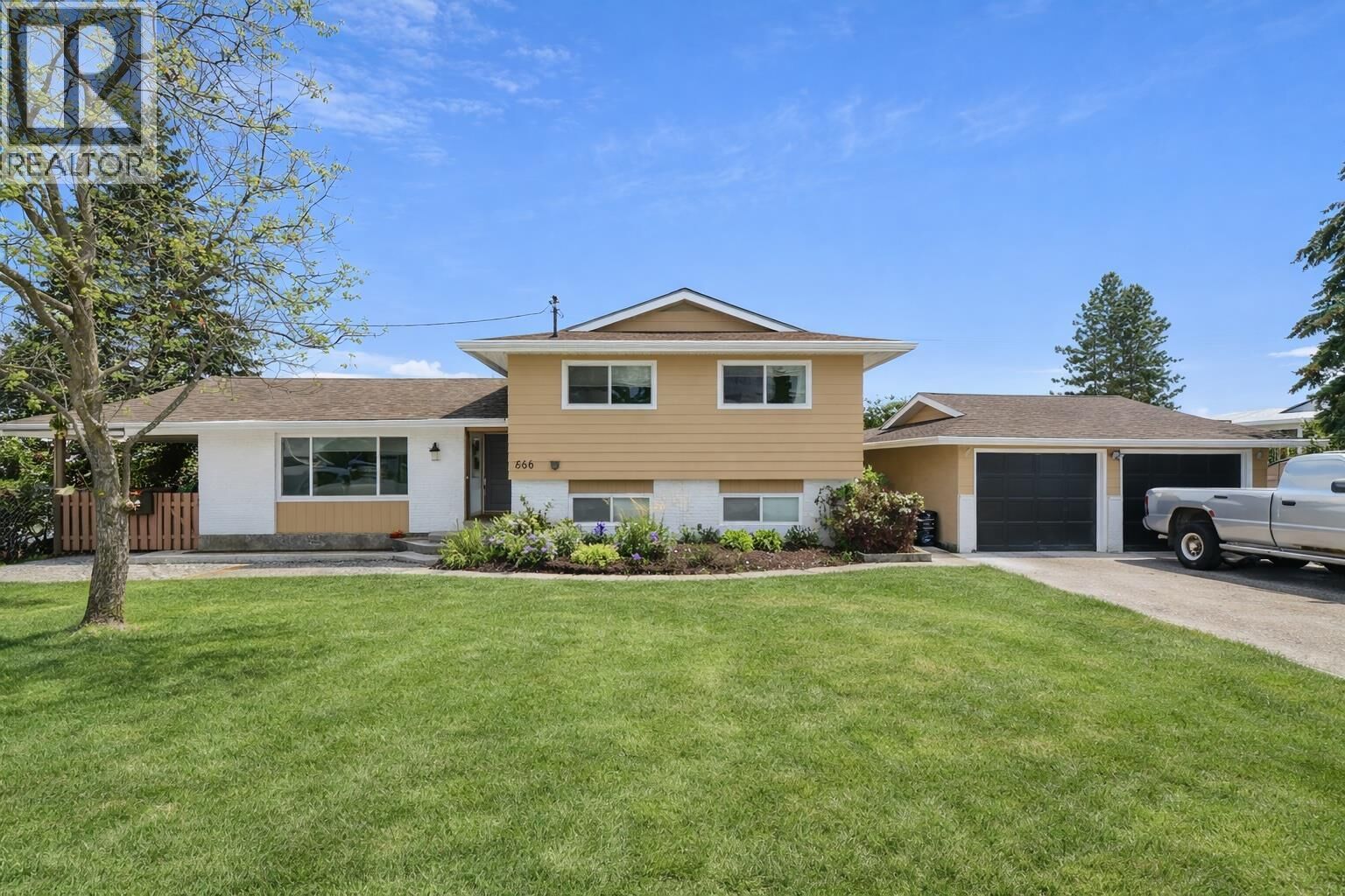 Property Photo: 668 Tozer Avenue BC V1W 2A5