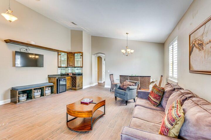 Property Photo: 895 Solimar Way FL 32569