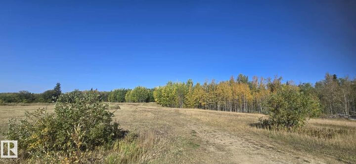 Property Photo: 7 Bechthold Bay 112, 191054 Twp 652 AB T0A 0M0