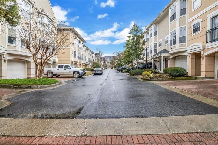 Property Photo: 375 Highland Avenue NE 1002 GA 30312