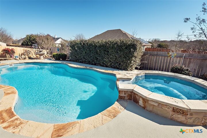 Property Photo:  1419 Loving Trail  TX 76513 