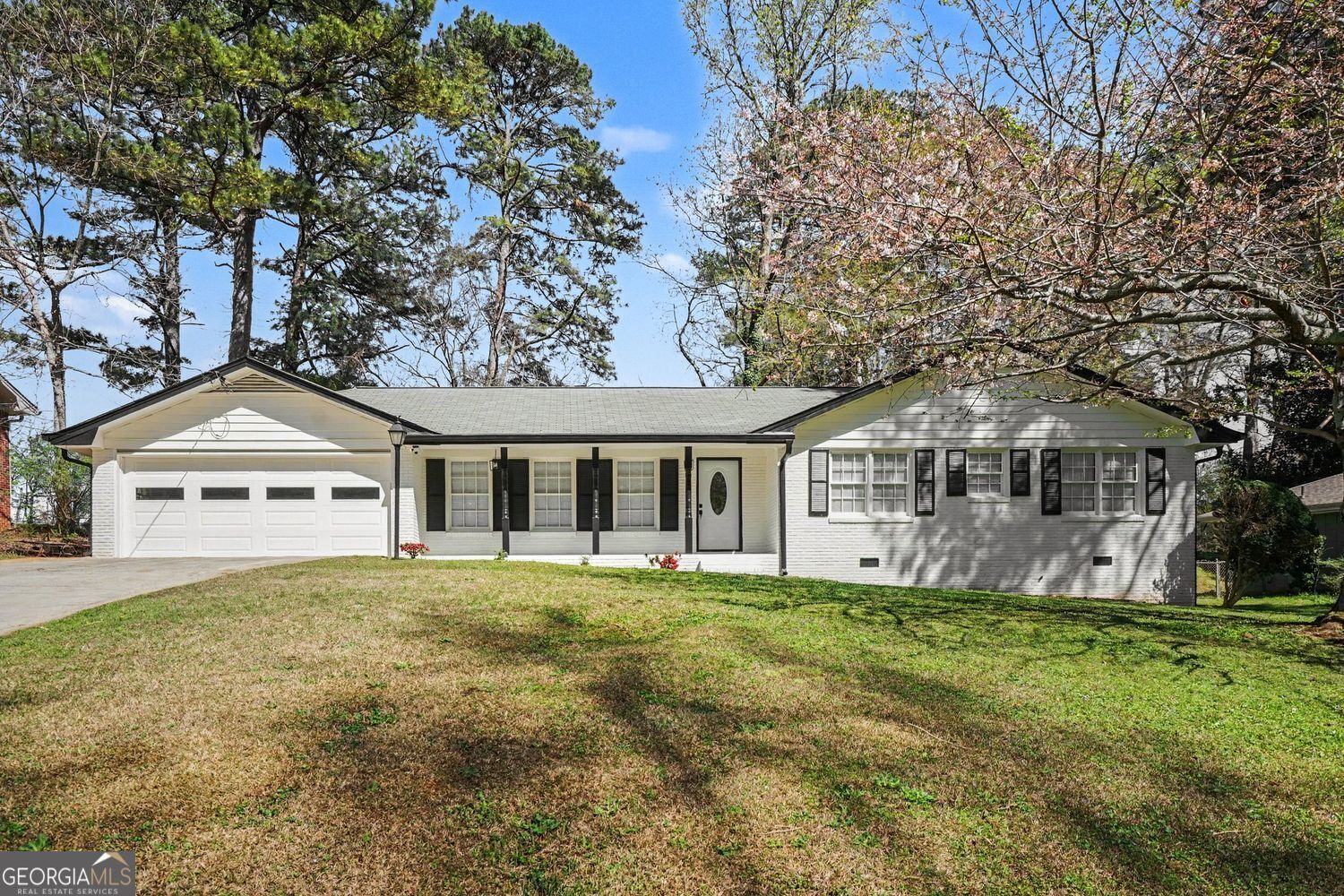 Property Photo:  2142 Colonial Oak Way SW  GA 30087 