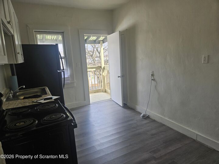 Property Photo:  715 Moosic Street 5  PA 18505 