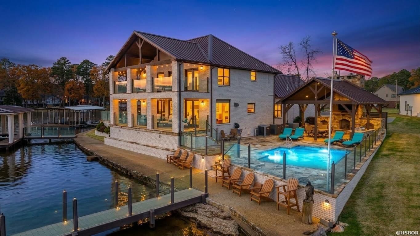 Property Photo: 148 Bay Oaks Cove AR 71913