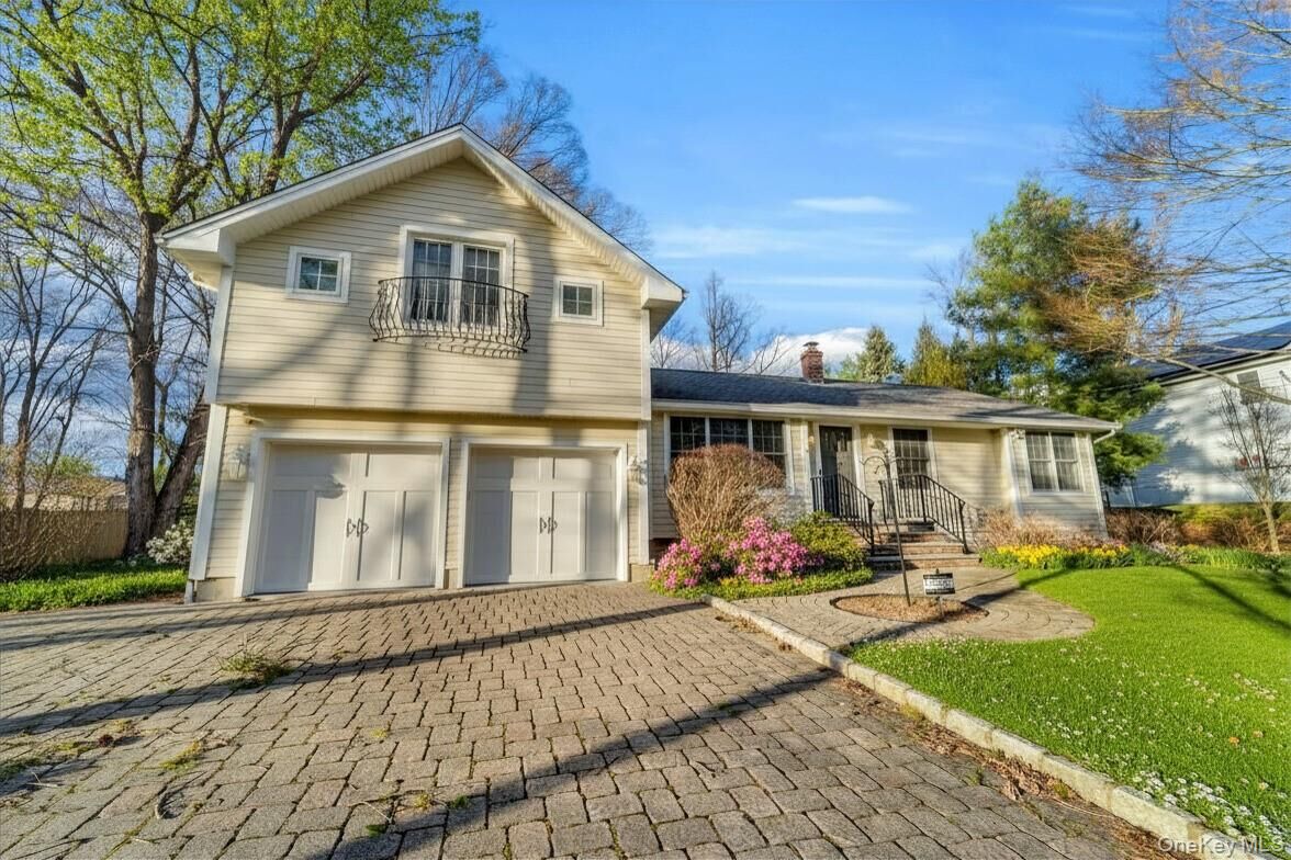 Property Photo:  4 Iroquois Avenue  NY 10964 