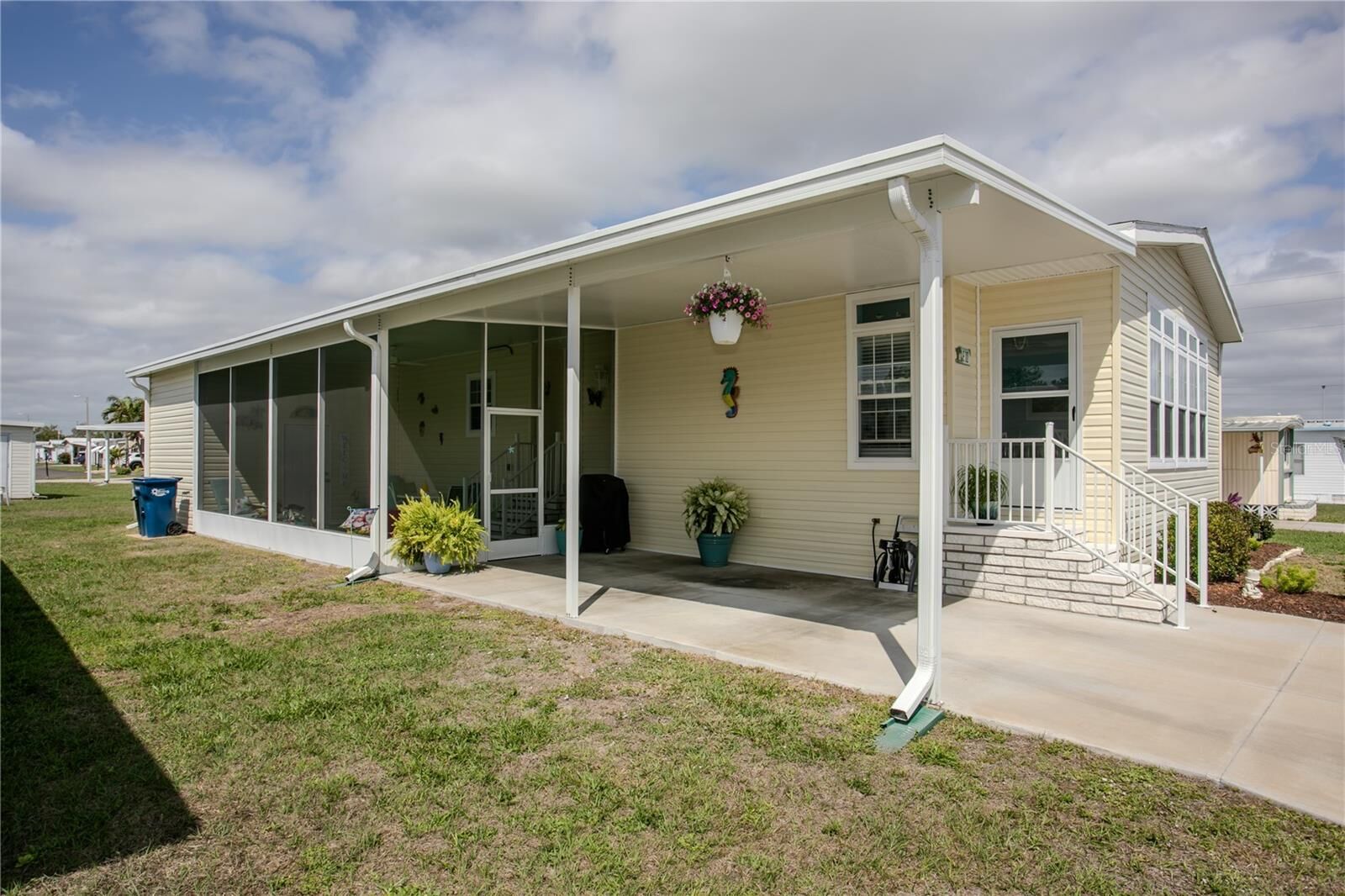Property Photo:  5316 53rd Avenue E E10  FL 34203 