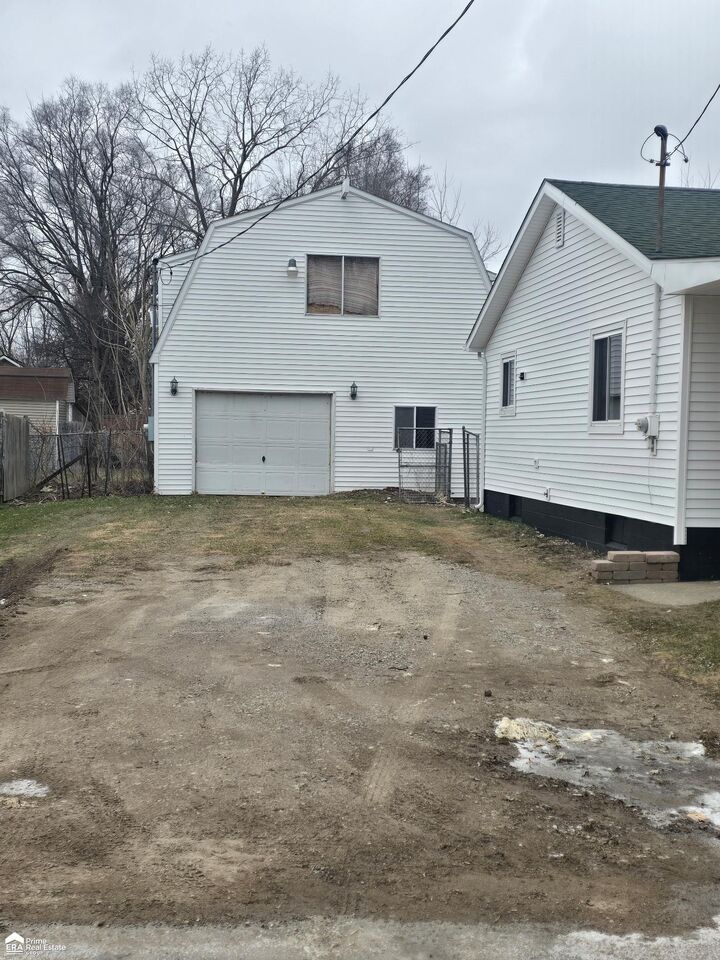 Property Photo:  2275 Connell Street  MI 48529 