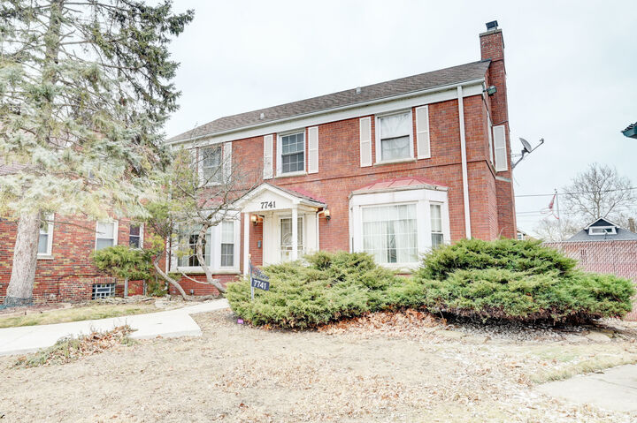 Property Photo: 7741 S Paxton Avenue IL 60649