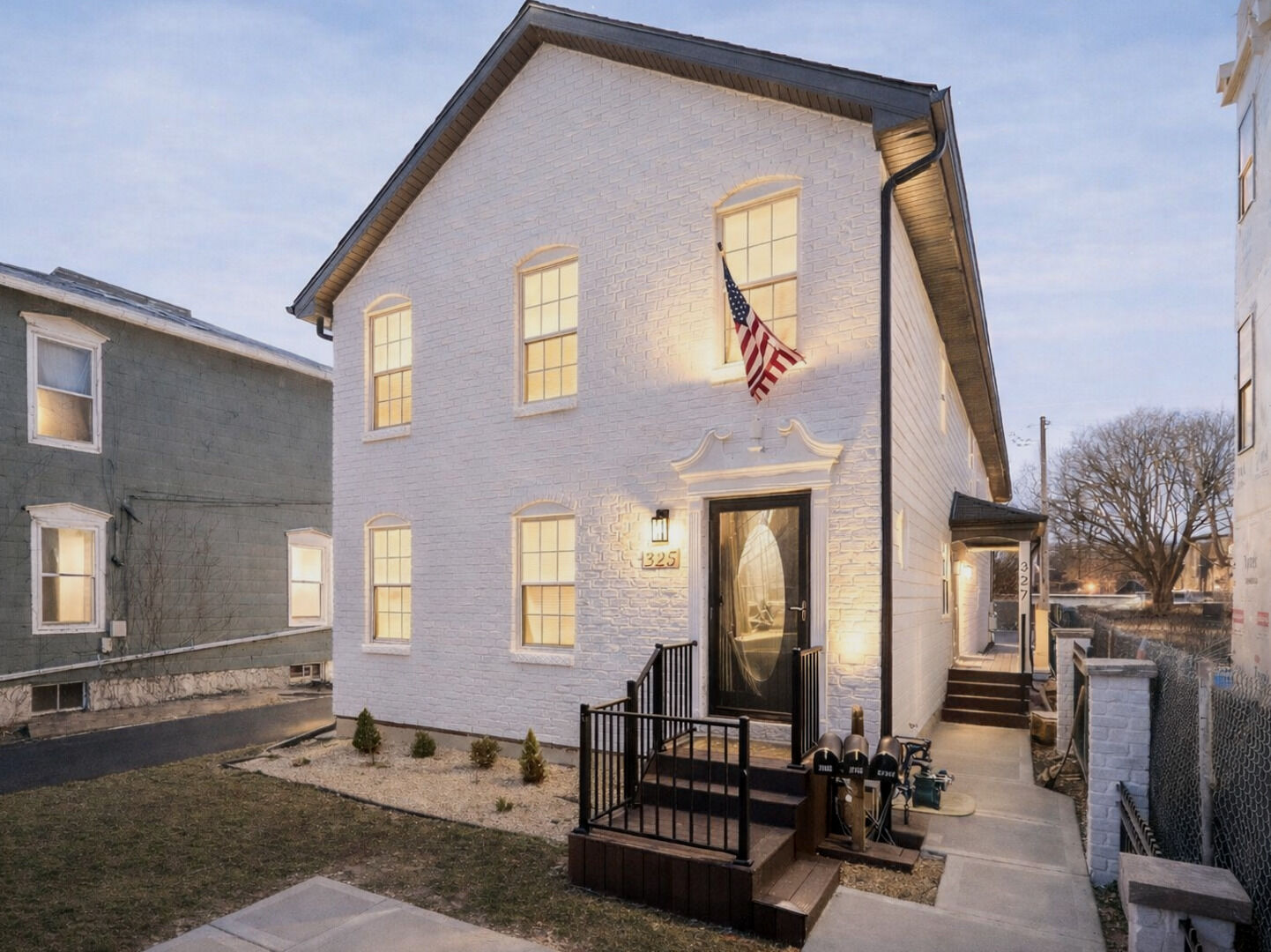 Property Photo:  327 N Loomis Street 327A  IL 60540 