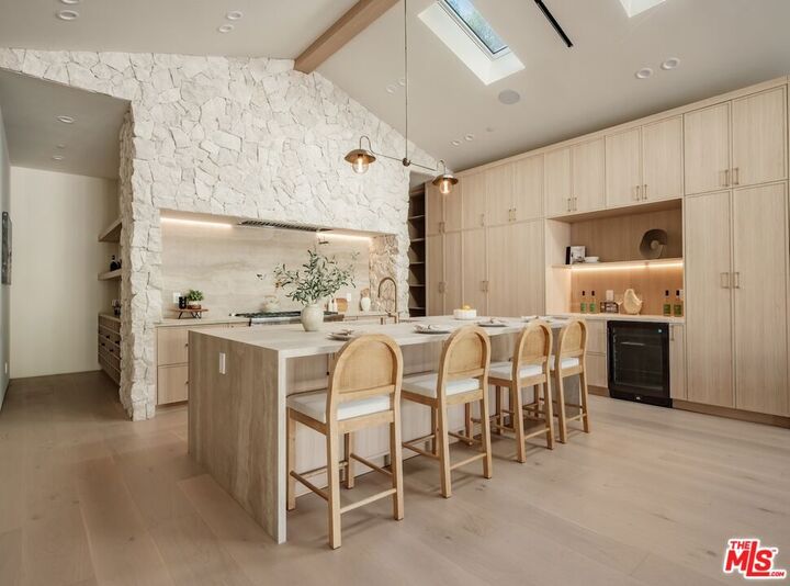 Property Photo:  14647 Morrison Street  CA 91403 