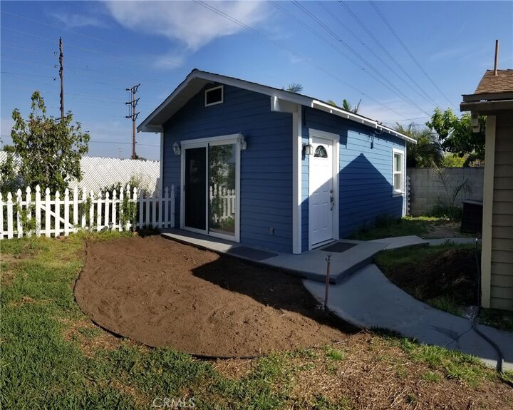 Property Photo: 5922 N Vista CA 91775