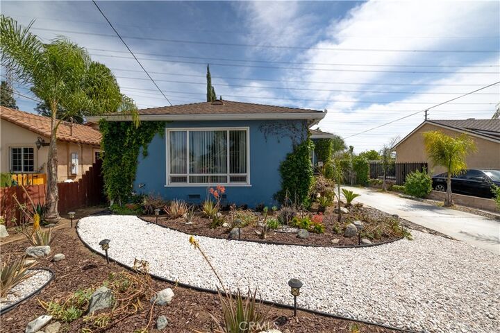 Property Photo: 5922 N Vista CA 91775