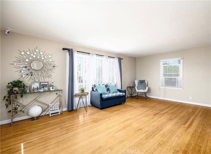 Property Photo: 5922 N Vista CA 91775
