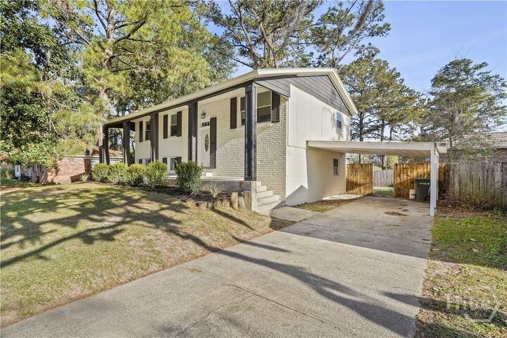 Property Photo: 406 Valentine Drive GA 31406