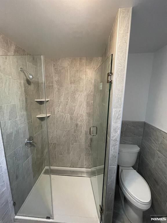 Property Photo:  309 Essex Street 1  NJ 07601 