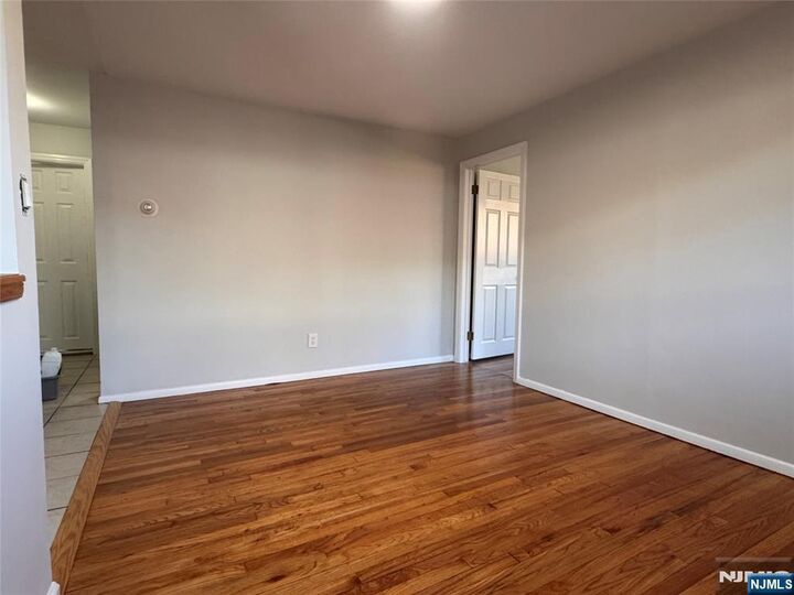 Property Photo:  309 Essex Street 1  NJ 07601 