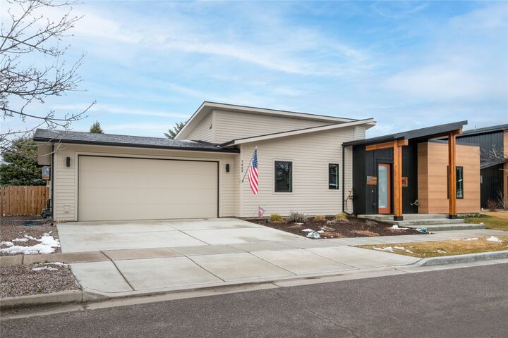 Property Photo: 5608 Golf Drive MT 59847