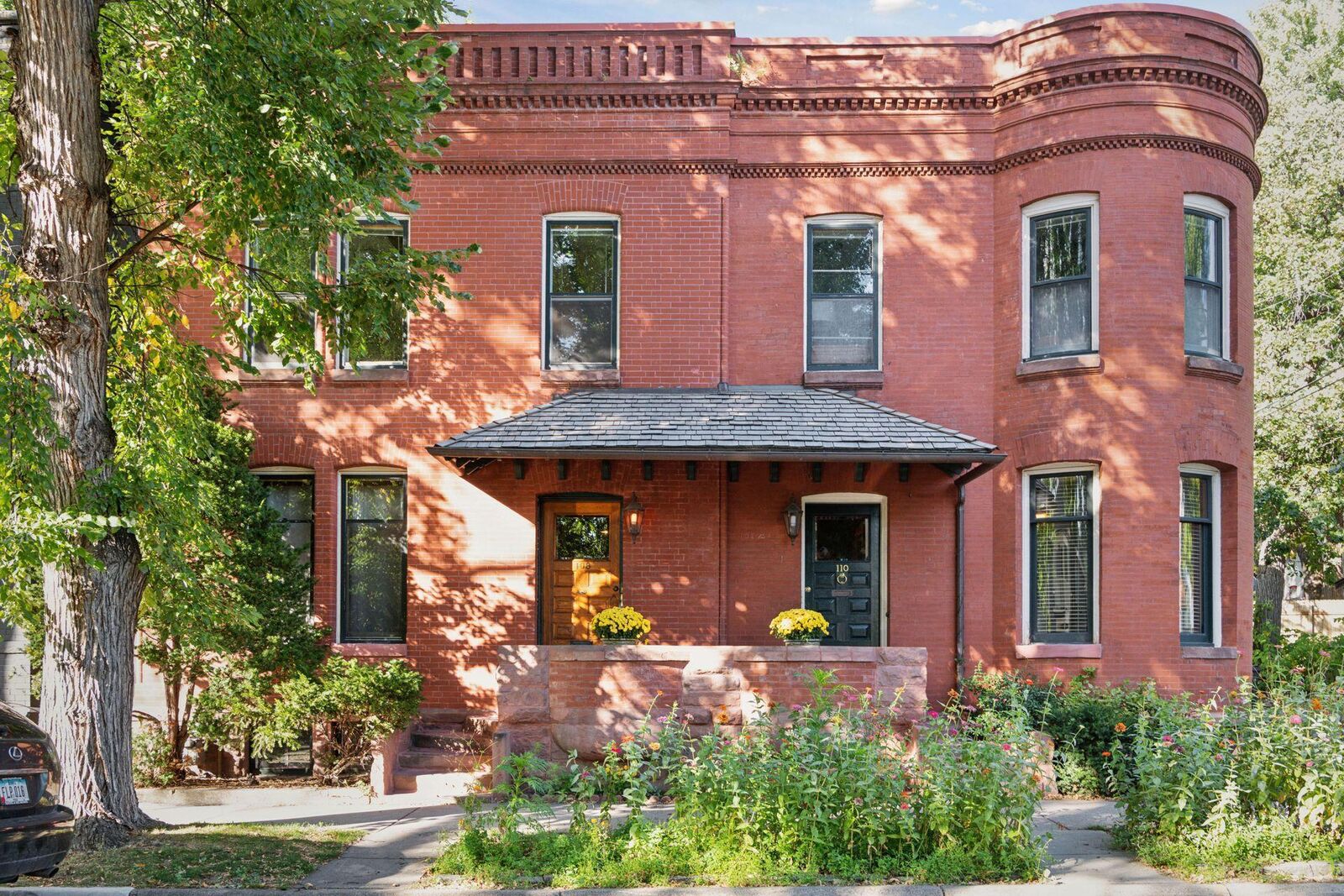 Property Photo:  108 E 25th Street  MN 55404 