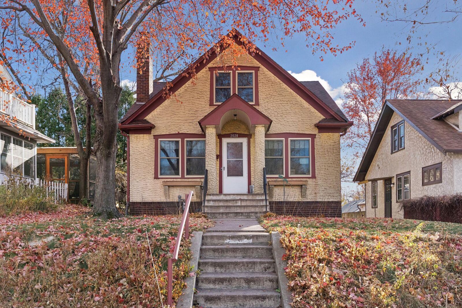 Property Photo:  2028 James Avenue  MN 55105 