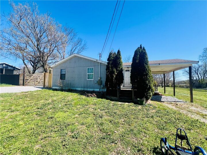 Property Photo: 3801 Southland Drive AR 72764