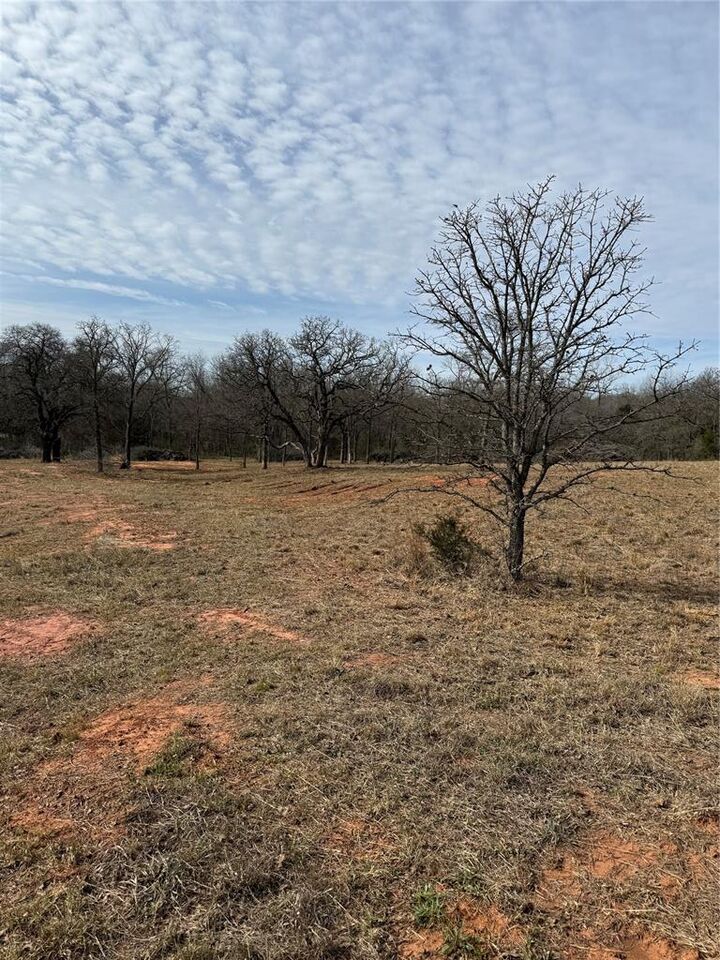 Property Photo:  1800 Fischer Dr  OK 73026 