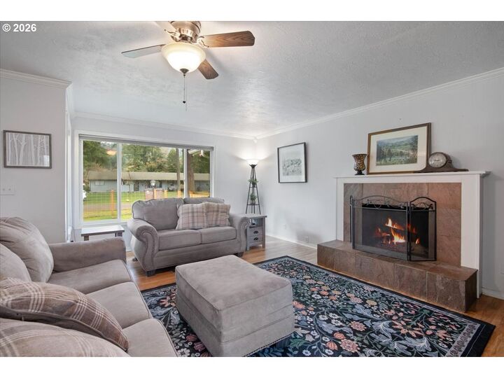 Property Photo:  247 Cedar St  OR 97358 