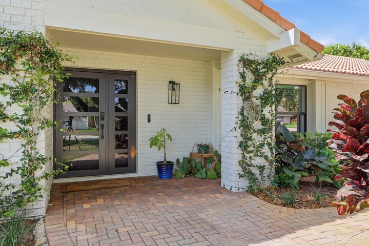 Property Photo:  6175 Celadon Circle  FL 33418 