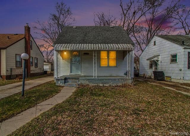 Property Photo:  20035 Ashton Avenue  MI 48219 