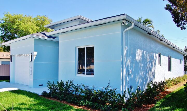 Property Photo:  2640 NW 3rd St  FL 33069 