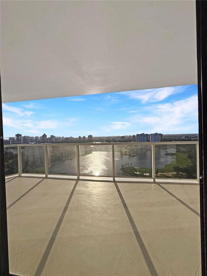 Property Photo:  20281 E Country Club Dr 2409  FL 33180 