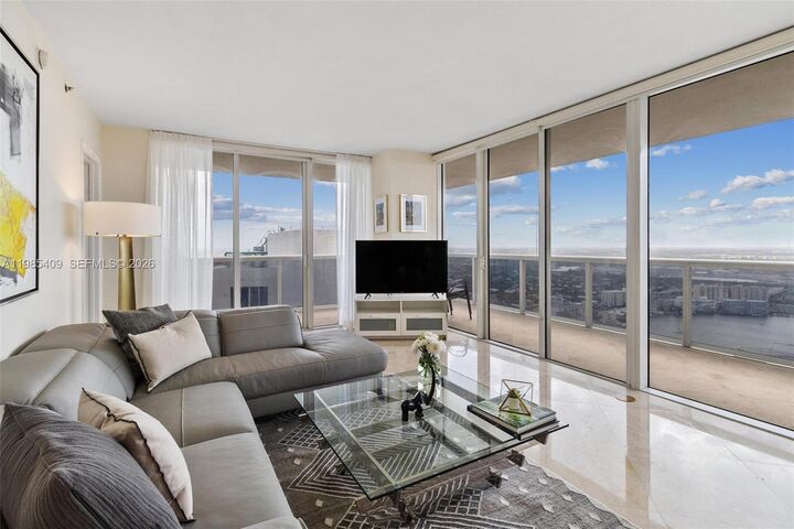 Property Photo:  1830 S Ocean Dr 4706  FL 33009 