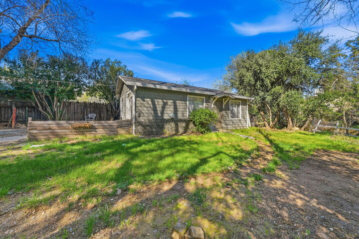 Property Photo:  1377 Willis Street  CA 96001 