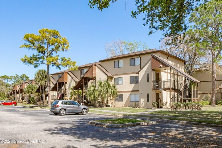 Property Photo:  7820 Shadowood Drive  FL 32904 