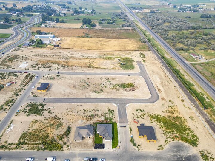 Property Photo: 208 Victoria St WA 98944