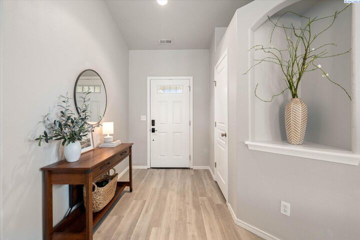 Property Photo:  5321 Pinehurst Street  WA 99353 