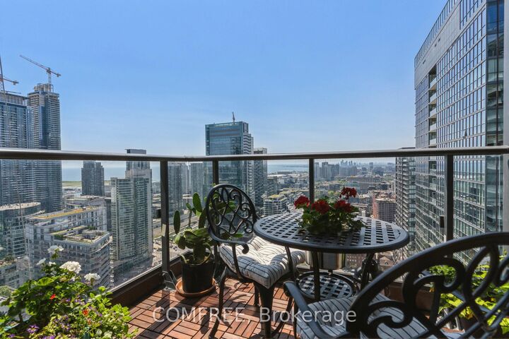 Property Photo: 55 Mercer Street 4102 ON M5V 0W4