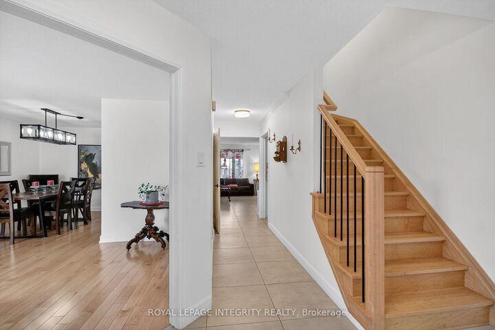 Property Photo: 2092 Legrand Crescent ON K1E 3T6