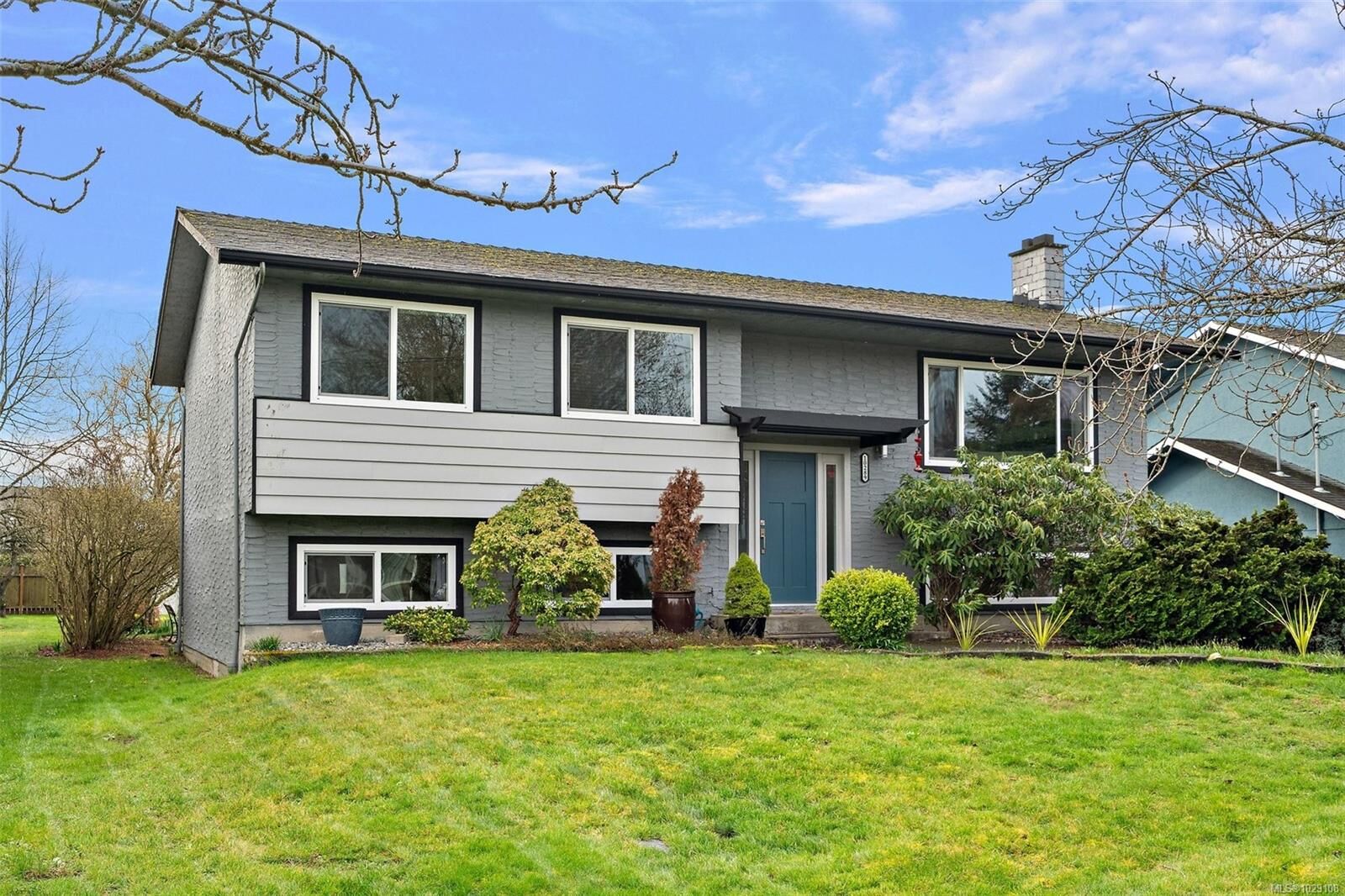 Property Photo: 10289 Godfrey Pl BC V8L 2K9