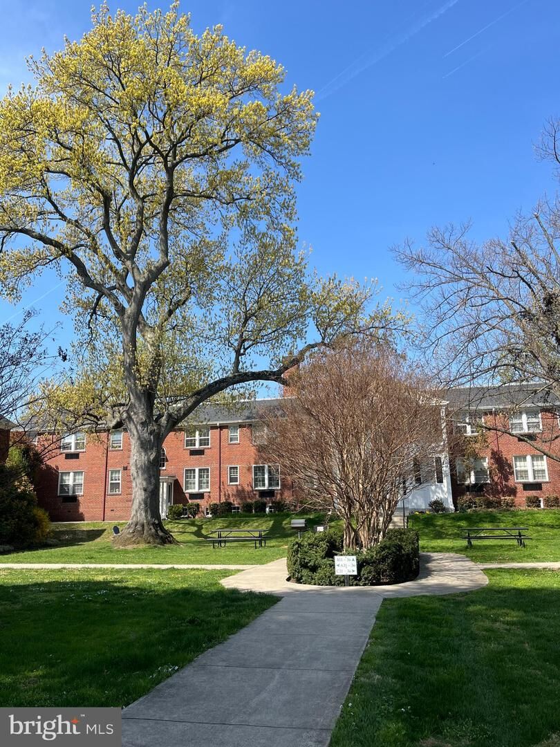Property Photo:  715 S Washington Street S C-32  VA 22314 