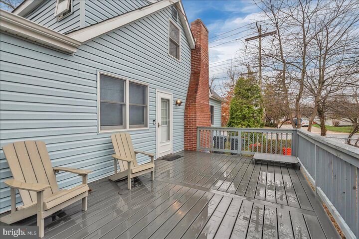 Property Photo:  20 W Laurel Road  NJ 08084 