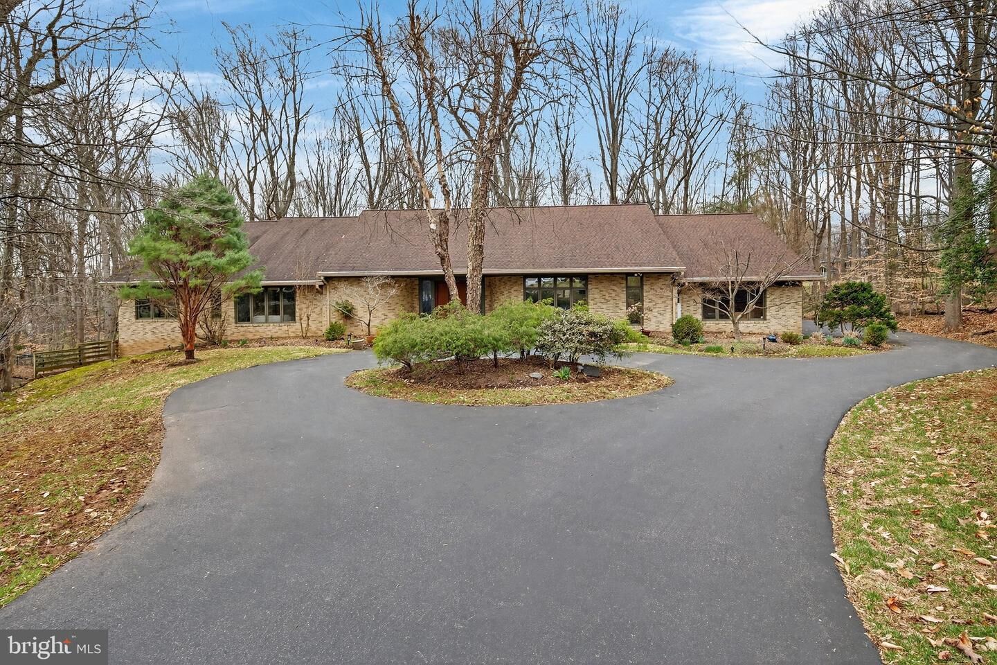 Property Photo:  2 Lake Potomac Court  MD 20854 