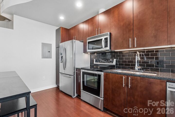 Property Photo:  210 N Church Street 2708  NC 28202 